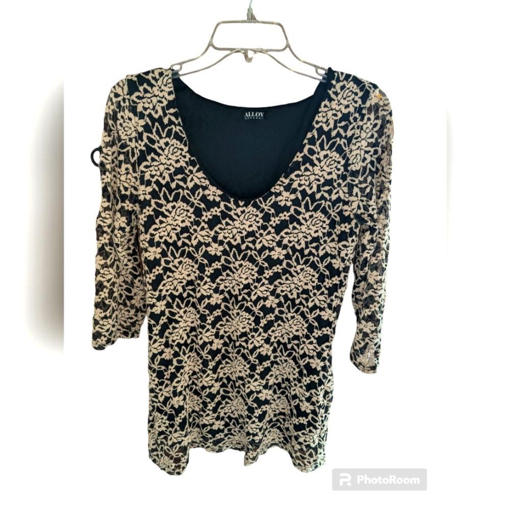 Alloy Black and White Lace Large Women's Top